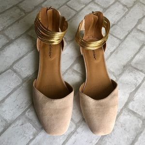 NWOT! GOLD ANKLE STRAP NUDE FLATS
